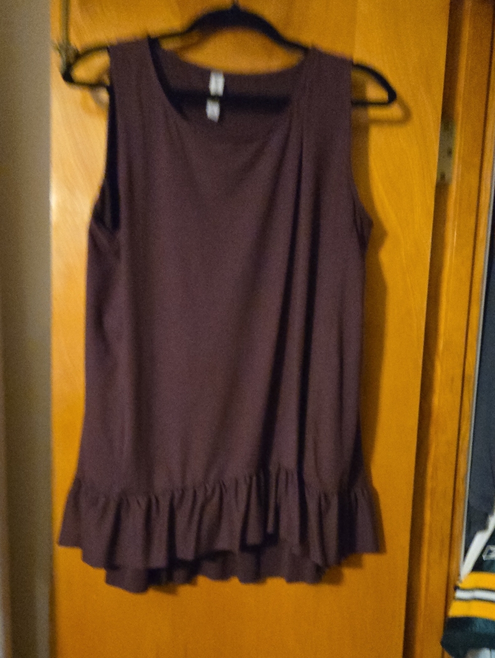 Zenana Outfitters Plum Ruffle-Hem Sleeveless Tank